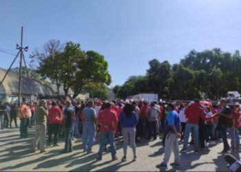Exigen liberación de petroleros y que no se criminalice la actividad sindical (+Fotos)