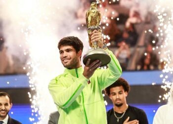 Alcaraz es campeón en Doha arrasando a Fils en apenas 50 minutos de final