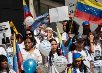 Familiares esperan que Gobierno venezolano cumpla su palabra de liberar a presos políticos