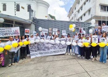 Familias de presos políticos en Venezuela trabajarán para "revertir" exclusión en amnistía