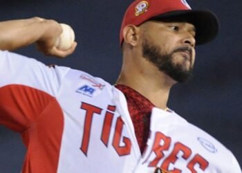 Lanzador Guillermo Moscoso anunció su retiro de la pelota profesional