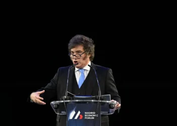 Milei afirma en Madrid que gracias a Donald Trump el socialismo "se está haciendo pedazos"