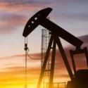 El petróleo de Texas cierra en 90,9 dólares, con su mayor subida semanal desde 1983