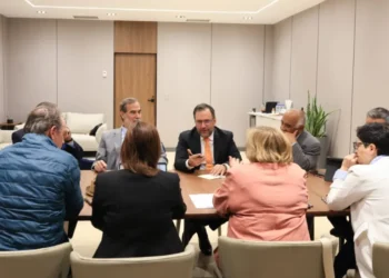 Ministros de Colombia y Venezuela abordan en Caracas la agenda de seguridad y energía