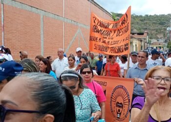 Fetrabermúdez marchó en Carúpano para exigir aumento de salarios ajustado a la Constitución