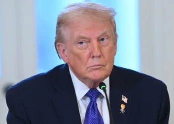 Trump ofrece una recompensa de diez millones de dólares por información de líderes iraníes