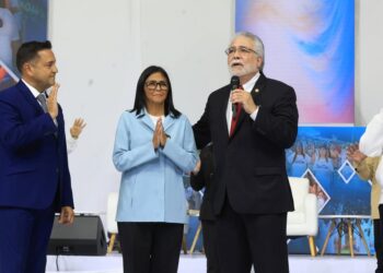 Delcy Rodríguez pide oraciones para Maduro y las relaciones entre Venezuela y EE.UU.