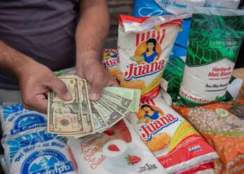 Cendas-FVM: Una familia venezolana necesita 645,6 dólares al mes para pagar alimentos