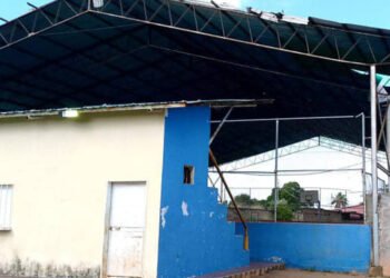 Denuncian deterioro de cancha múltiple en el municipio Santa Ana