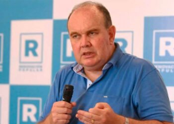 Candidato presidencial de Perú promete enviar migrantes ilegales "a su Venezuela querida"