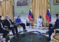 Delcy Rodríguez recibió en Caracas a delegación del Comité de Exteriores del Senado de EEUU