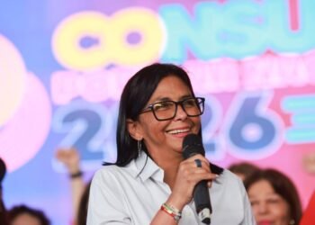 Red de falsos canales de noticias en YouTube intenta legitimar imagen de Delcy Rodríguez