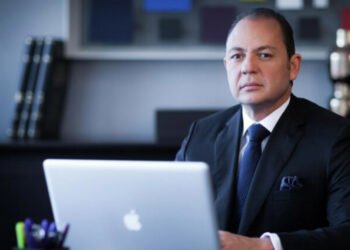 Miami Herald: Dueño de Globovisión está preso en Caracas mientras es prófugo en Miami