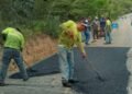Inician plan de asfaltado en la vía Arismendi-Bermúdez ante proximidad de Semana Santa
