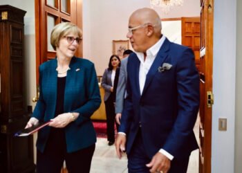 Jorge Rodríguez se reunió con Laura Dogu y comisión del Senado estadounidense