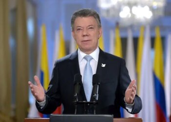 Santos ve a Delcy Rodríguez tan "ilegítima" como Maduro y reclama elecciones democráticas