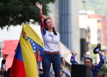 El retorno de María Corina Machado a Venezuela, una prueba de fuego para Delcy Rodríguez