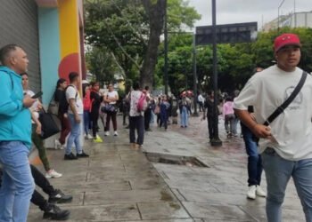 Aumento de pasaje: usuarios rechazan que con dos viajes se gastan el pago de la pensión