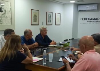 Fedecámaras y Fetraesparta se reúnen para discutir aumento salarial real
