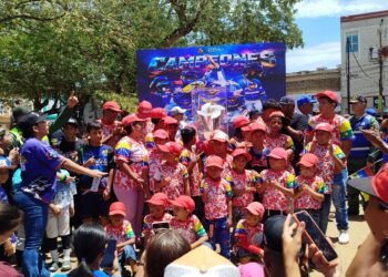 Nueva Esparta se desborda en júbilo tras recibir el trofeo del Clásico Mundial de Béisbol