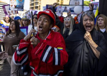 Familias oraron en viacrucis para pedir libertad de trabajadores de Pdvsa presos
