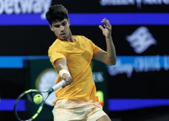 Alcaraz no da opciones de sorpresa a Fonseca y accede a tercera ronda del Miami Open