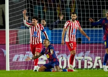 El Atlético frustra la remontada del Barça y se clasifica para la final
