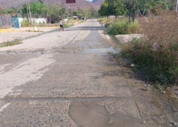 Voz Comunitaria | Denuncian mal estado de la vía cercana al sector Ojo de Agua