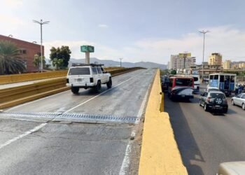 Conductores solicitan rehabilitación de accesos al elevado de Puerto La Cruz (+Video)