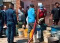 Comunidades en Cumaná reciben agua por cisterna y exigen ampliar la distribución ante la suspensión del servicio