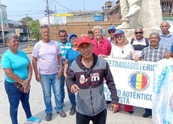 Representantes sindicales y gremiales ratificaron la convocatoria del 12 de marzo en Barcelona