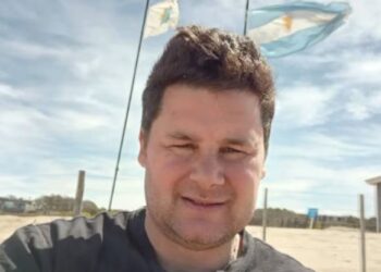 Familia de argentino preso hace 300 días en Venezuela exige liberación a Delcy Rodríguez