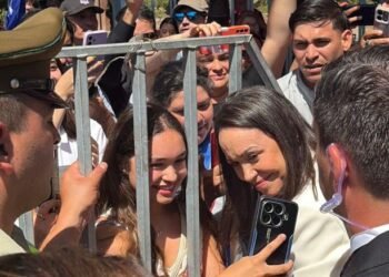 Machado aplaude cambio de mando en Chile y espera "emocionada" encuentro con venezolanos