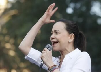 María Corina Machado ofrece minimizar intervención estatal en Venezuela para la industria petrolera