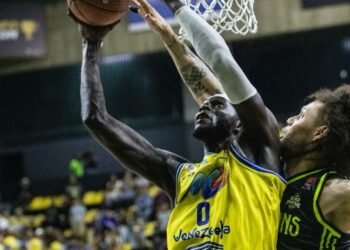 Marinos impone su defensa y profundidad para vencer a Spartans en Parque Miranda (+Fotos)