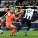 El Barcelona salva el empate en el último instante frente al Newcastle