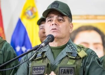Padrino López honra la inédita Presidencia de Venezuela a cargo de una mujer