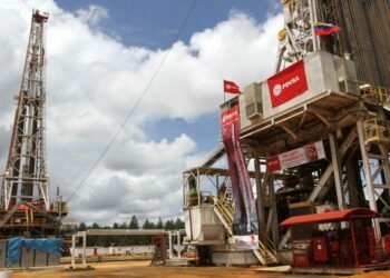 El Gobierno de Venezuela afirmó no se privatirazará PDVSA, empresa estatal petrolera venezolana / Foto: Radio Fe y Alegría