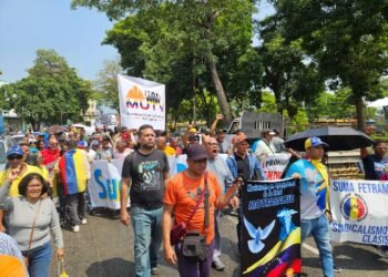 Gremios y sindicatos salieron a las calles de Barcelona a exigir mejoras salariales (+Video)
