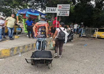 Migrantes y retornados mantienen flujo constante por frontera del Táchira