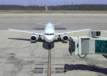 Llegan a Venezuela 134 migrantes repatriados en un vuelo procedente de Estados Unidos