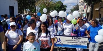 Caminata por la concienciación del autismo en Carúpano llamó la atención sobre los derechos de los niños