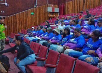 Mujeres del programa Tejiendo redes recibieron formación en manipulación de alimentos y metrología