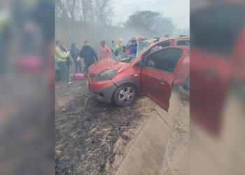 Cuatro heridos tras fuerte colisión entre taxi y gandola en la vía hacia Barcelona