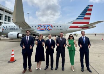 Embajada de EE.UU. en Venezuela celebra reanudación de vuelos comerciales directos entre ambos países