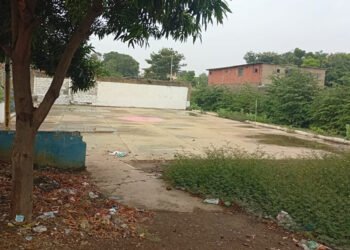 Denuncian que la cancha Cayaurima de Barcelona está abandonada