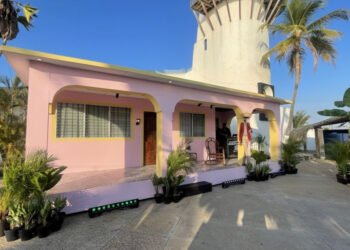 La Casita de Bad Bunny llegó a Lechería