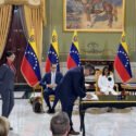 Chevron y Venezuela firman convenio en presencia de alto funcionario de EE.UU