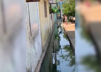 Vecinos de Boyacá V protestaron para exigir una solución al problema de las cloacas