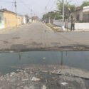 En El Espejo I de Barcelona esperan la reparación de un colector